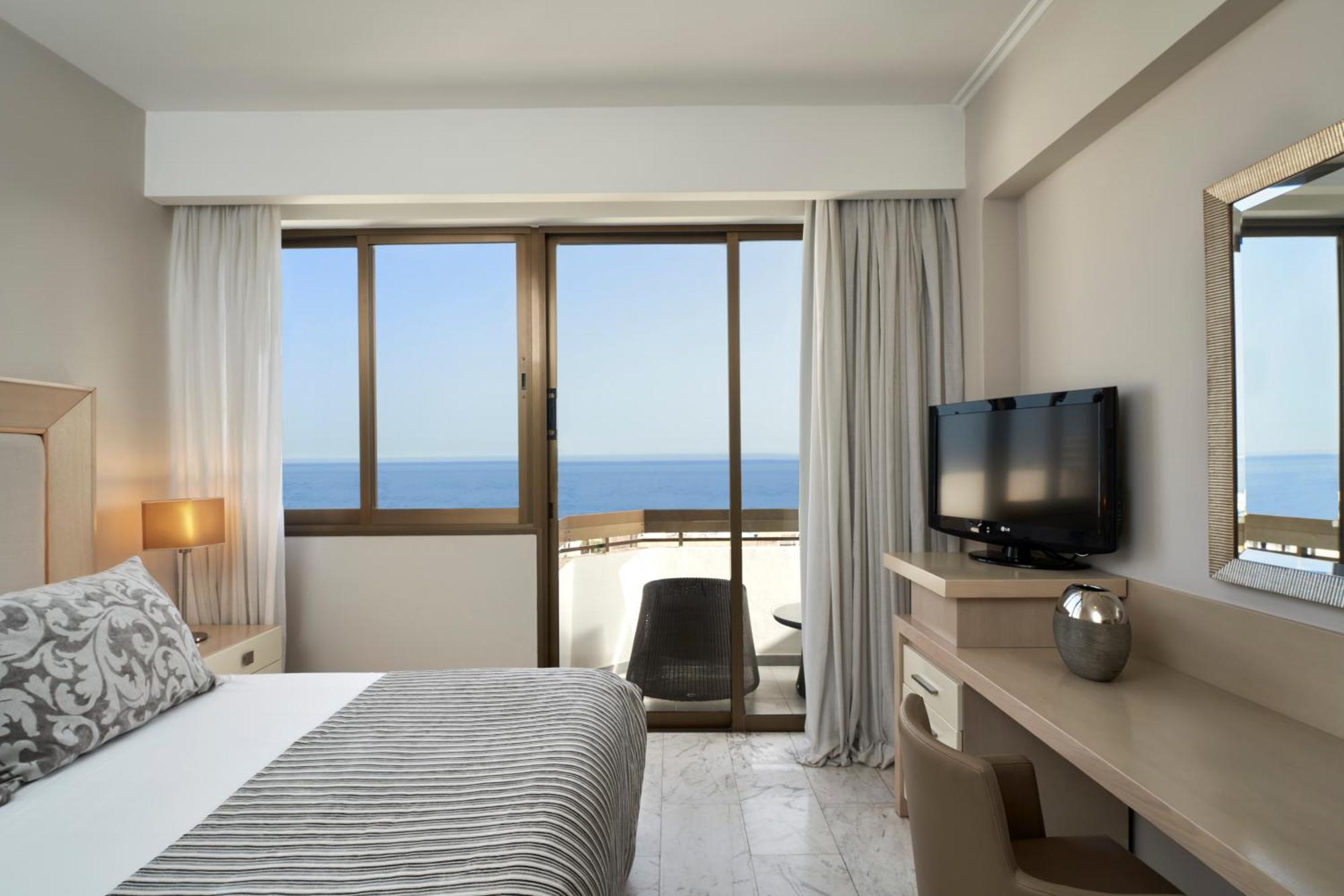 Atlantica Oasis Hotel Лимасол Екстериор снимка