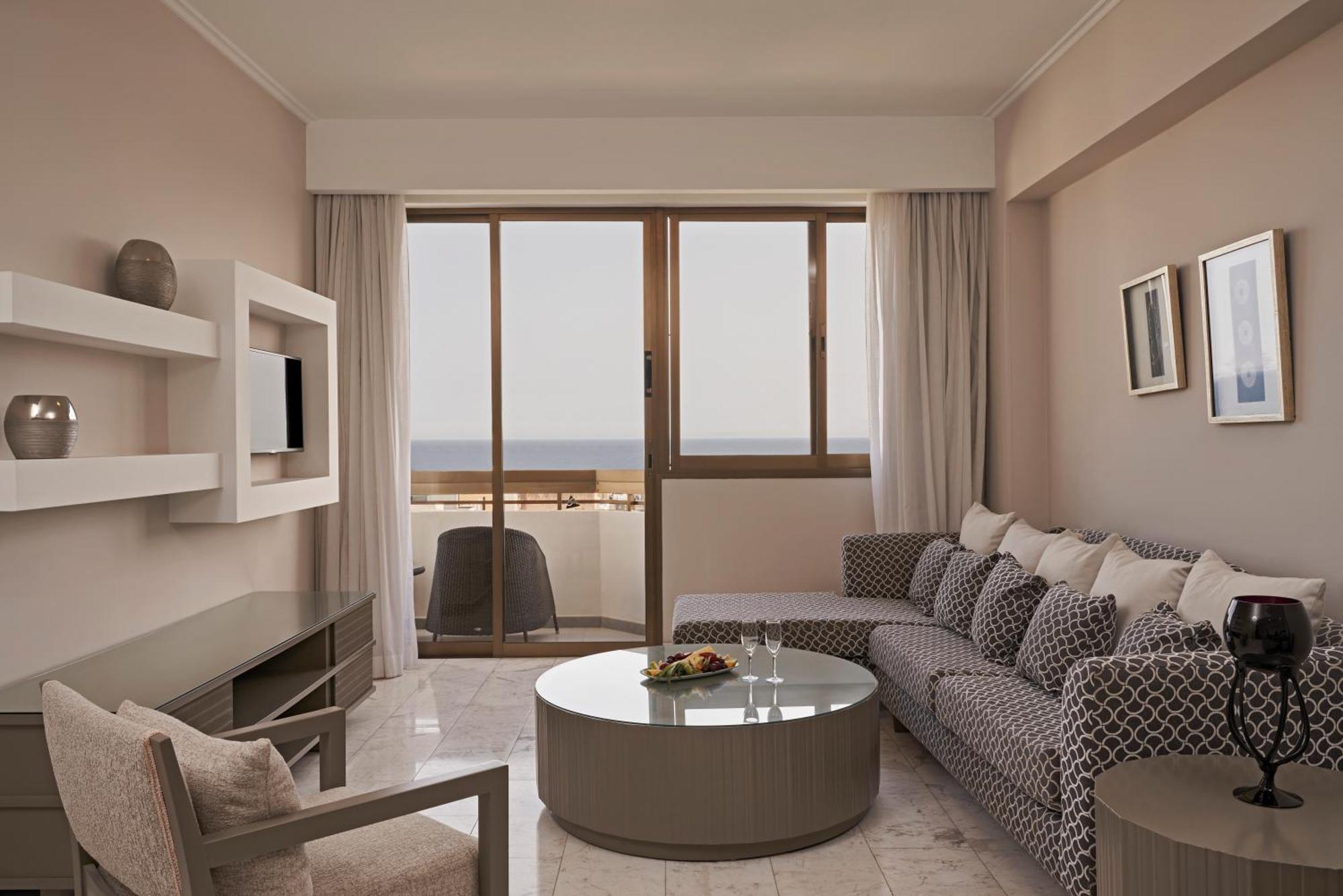Atlantica Oasis Hotel Лимасол Екстериор снимка